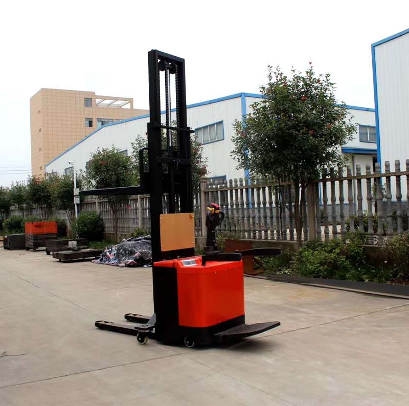 Apilador eléctrico Super con tracción y elevación totalmente motorizadas